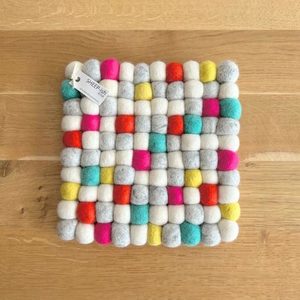 Sheepish Design: NZ Wool Square Pot Stand / Trivet – Candy (21cm)