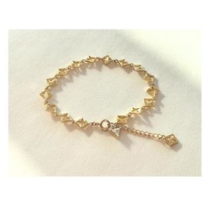 Byzante Embrace Bracelet - Gold