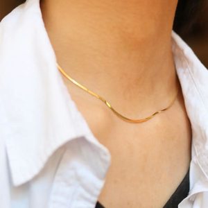 Lindi Kingi: Fine Herringbone Chain Necklace - Gold