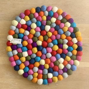 Its All Rainbows: NZ Wool Pot Stand / Trivet – Rainbow (26cm)