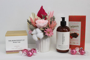 Māwhero - Pink Gift Box Kora Floral Boutique