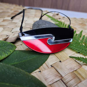 Jewellery: Tino Roa Breast Plate