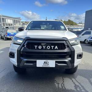 Upgrade Grilles: Grille for Toyota Hilux 2021-2024 SR5 Cruiser