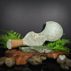 Products: Calacatta Mapere Wahaika - XL Kowhatu Taonga