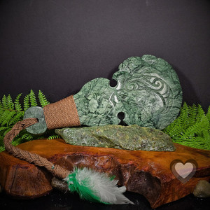 Green Mapere Kotiate Tekoteko - Large Kowhatu Taonga
