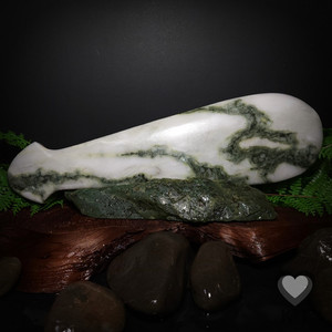 Products: Clivia Mapere with Green Vein Patu - X Large Kowhatu Taonga