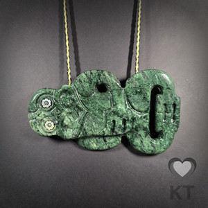 Green Mapere Hei Tiki - XL Kowhatu Taonga
