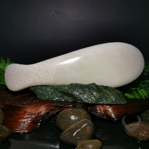 Products: Honey Yellow Onyx Mapere Patu - Large Kowhatu Taonga