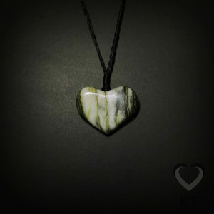 Clivia Mapere Ngakau - Small Kowhatu Taonga