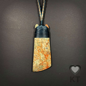 Products: Calacatta Mapere Toki - Medium Kowhatu Taonga