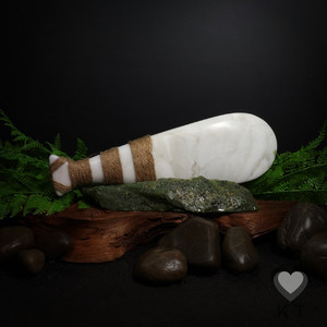White Carrara Mapere Patu - Medium Kowhatu Taonga