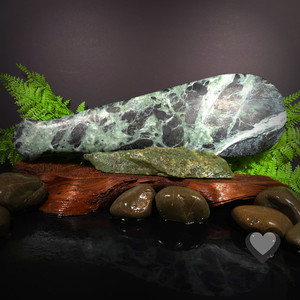 Green Mapere Patu - XL Kowhatu Taonga