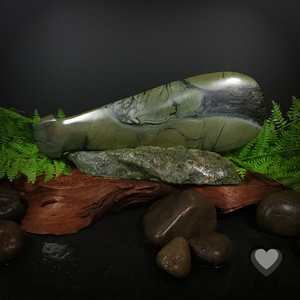 Products: Dragon Green Mapere Patu - Large Kowhatu Taonga