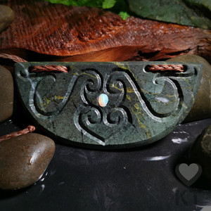 Green Mapere Breast Plate With White Opal Insert - Large Kowhatu Taonga