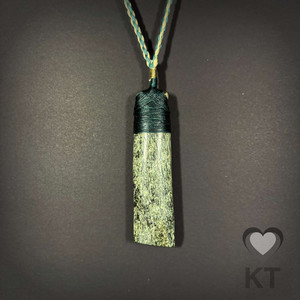 Products: Green Mepere Toki - Large Kowhatu Taonga