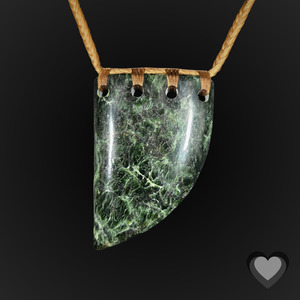 Products: Kahotea Pounamu Niho - XL Kowhatu Taonga