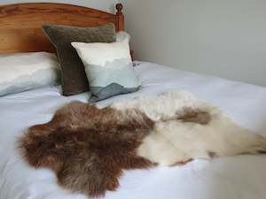Plush Sheepskin Rugs: Natural Tibetan Longwool Sheepskin Rug