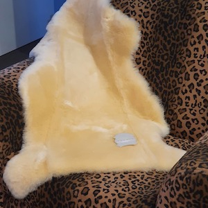 Plush Sheepskin Rugs: Infants Sheepskin Rug