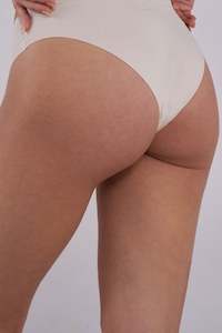 Underwear: Invisible Mid Waist Brief