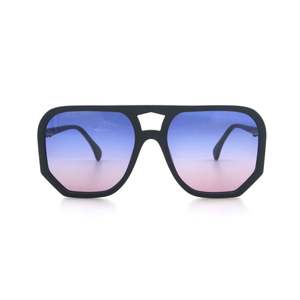 Accessories: Wager Matt Black - Purple to Blue Lens