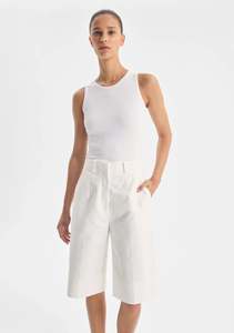 Morrison: Elliot Bermuda Short - White