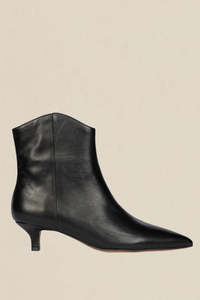 Footwear: Implicit Boot - Black