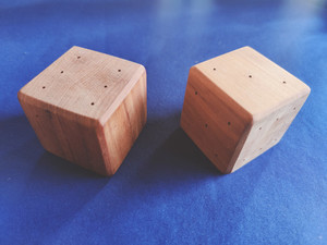 Products: Minimalist Large Dice Kea Resilience Proje