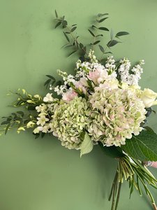 Products: Whites & Greens Bouquet - LA FEMME FLEUR