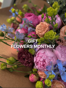 Products: Gift Flowers Monthly - LA FEMME FLEUR