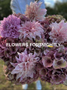 Flowers Fortnightly - LA FEMME FLEUR