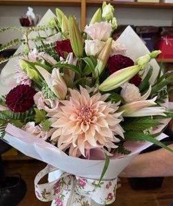 Products: Romance Me Bouquet - La Fleur