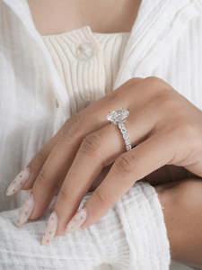 Frontpage: 4.5 Ct Oval Lab Grown Diamond Solitaire Engagement Ring
