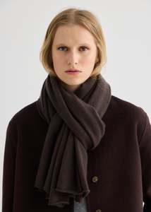 Knitwear: Cashmere Scarf 180 x 60 cm - Bitter Chocolate