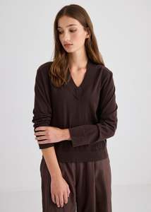 Featherlight Cashmere V-Neck - Chocolate
