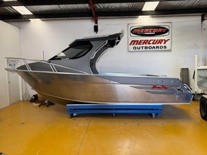 Striker Big Eye 601 – Instock – Hull Only