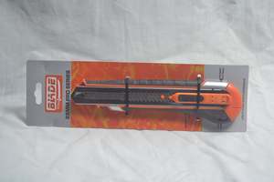 Clearance: 25mm heavy duty craft knife