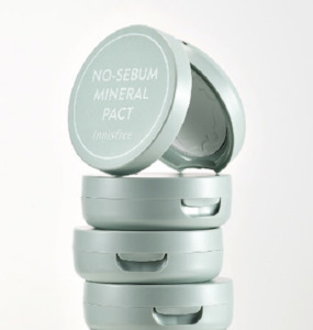 makeup: INNISFREE NO-SEBUM MINERAL PACT (8.5g)
