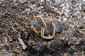 Products: Anna loop Lana Leigh