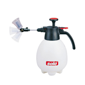 Sprayers: Solo 402 Pressure Sprayer