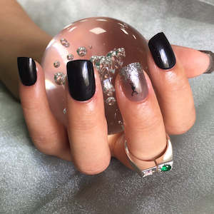 Press On Nails: Wonderland