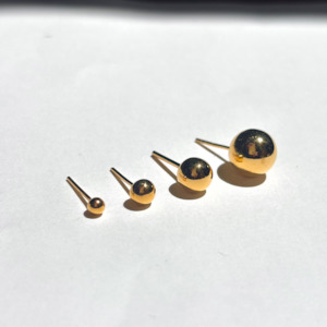 Essential ?gold studs