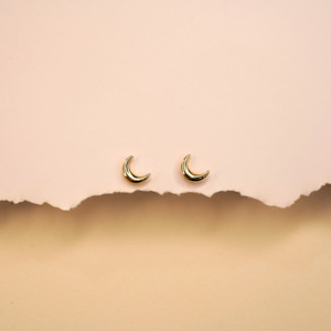 Gold All: Crescent moon studs