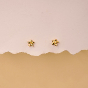 Golden blossom studs
