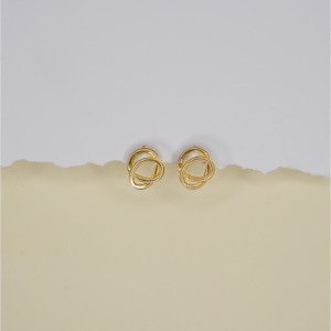 Gold Earrings Studsall: Double swirl studs