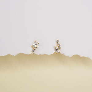 Gleaming bar duo studs