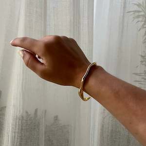 All: Clara Bangle - Gold