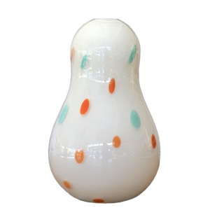 Medium Vases: Pukunui White