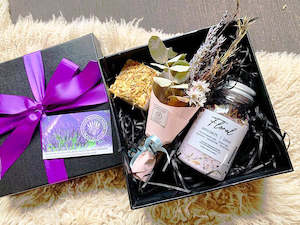 Birthday Gifts: Dried Flower Bouquet Birthday Gift Set