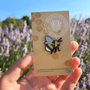 Stocking Fillers: Very Cute Bee Badge