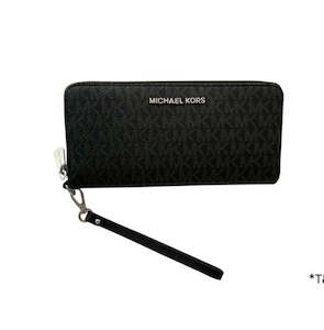 Designer Bags Wallets: Michael Kors Jet Set Large Travel Continental Leather Wallet (Black)